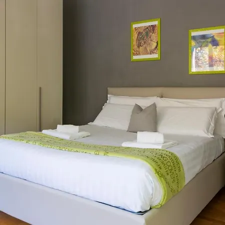 Joivy Vibrant Studio Near Train Station Como