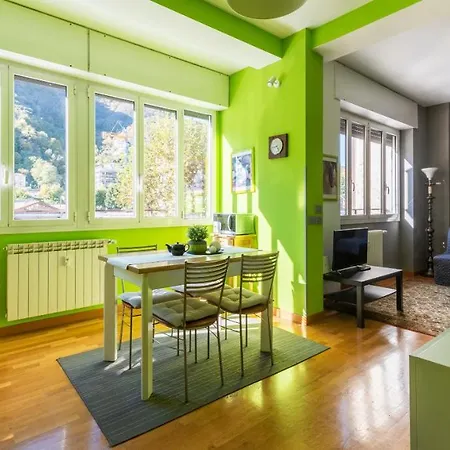 Joivy Vibrant Studio Near Train Station Como