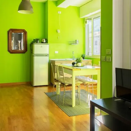 Joivy Vibrant Studio Near Train Station * Como