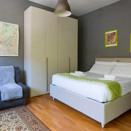Joivy Vibrant Studio Near Train Station Apartment *