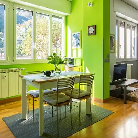 Joivy Vibrant Studio Near Train Station