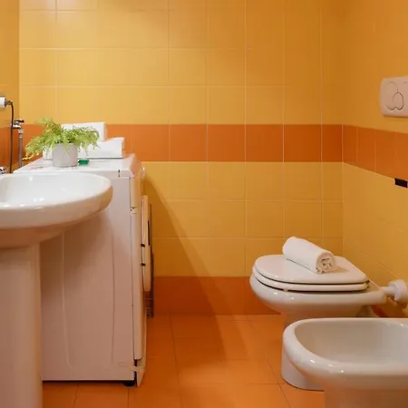 Joivy Vibrant Studio Near Train Station Apartment Como