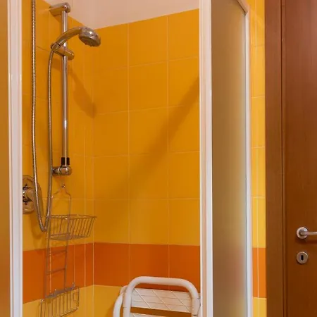 Joivy Vibrant Studio Near Train Station * Como