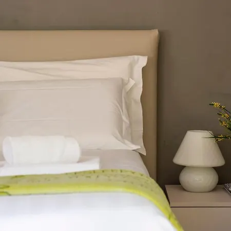 Joivy Vibrant Studio Near Train Station Lejlighed Como